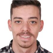 Profesor de inglés bilingüe graduado en estudios ingleses y con experiencia impartiendo clases de distintas edades. Ofrezco clases tanto de refuerzo, preparación de exámenes e incluso clases de conversación y redacción de textos